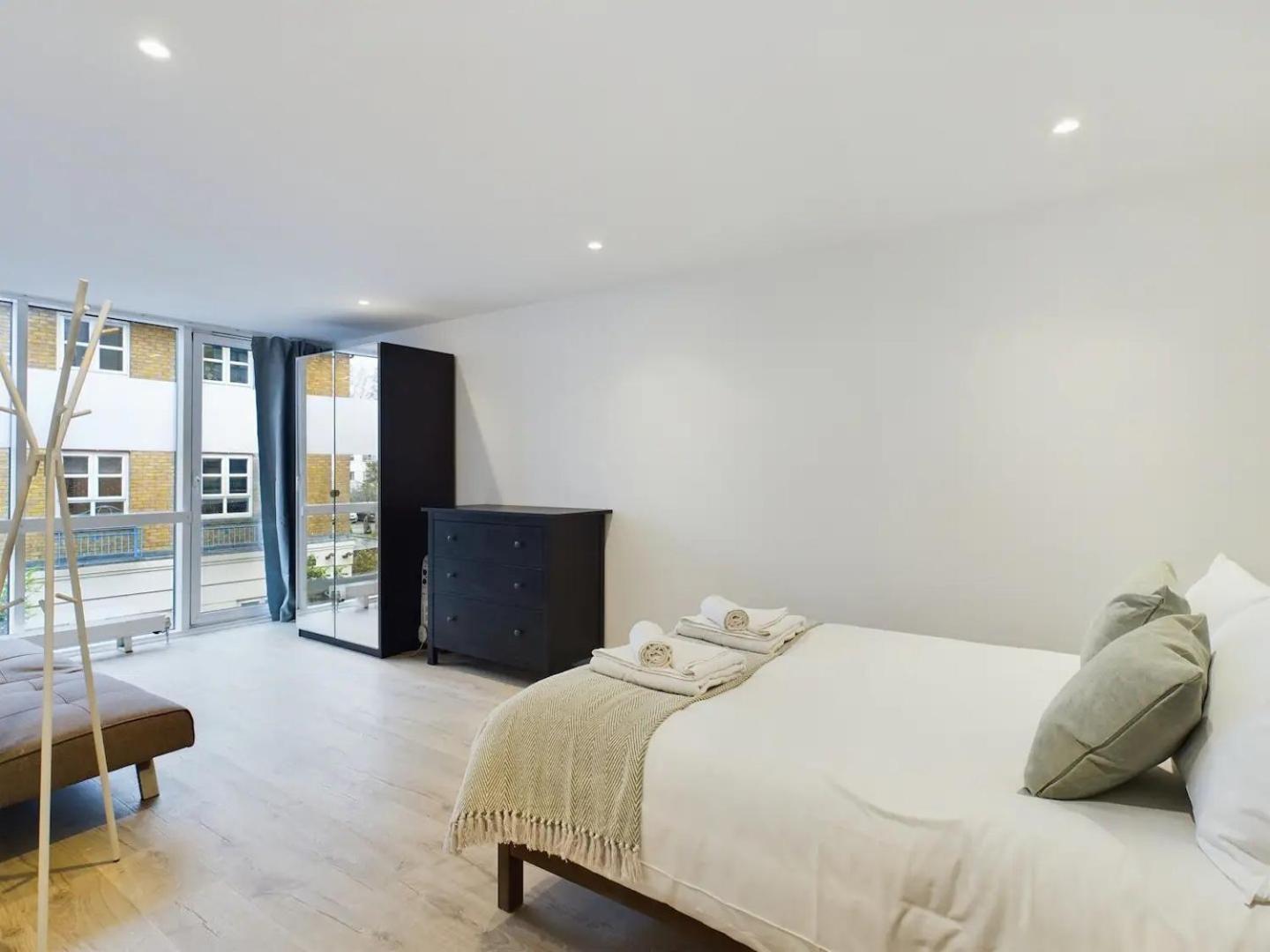Pass The Keys Stylish 4-bed3-bath In Shoreditch